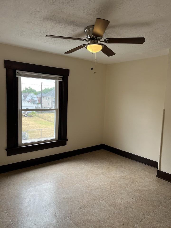 26 Brenner Ave - Photo 3 of 10