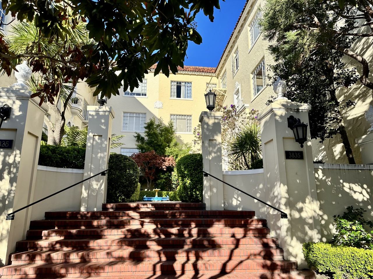 3835 Scott Street ##204