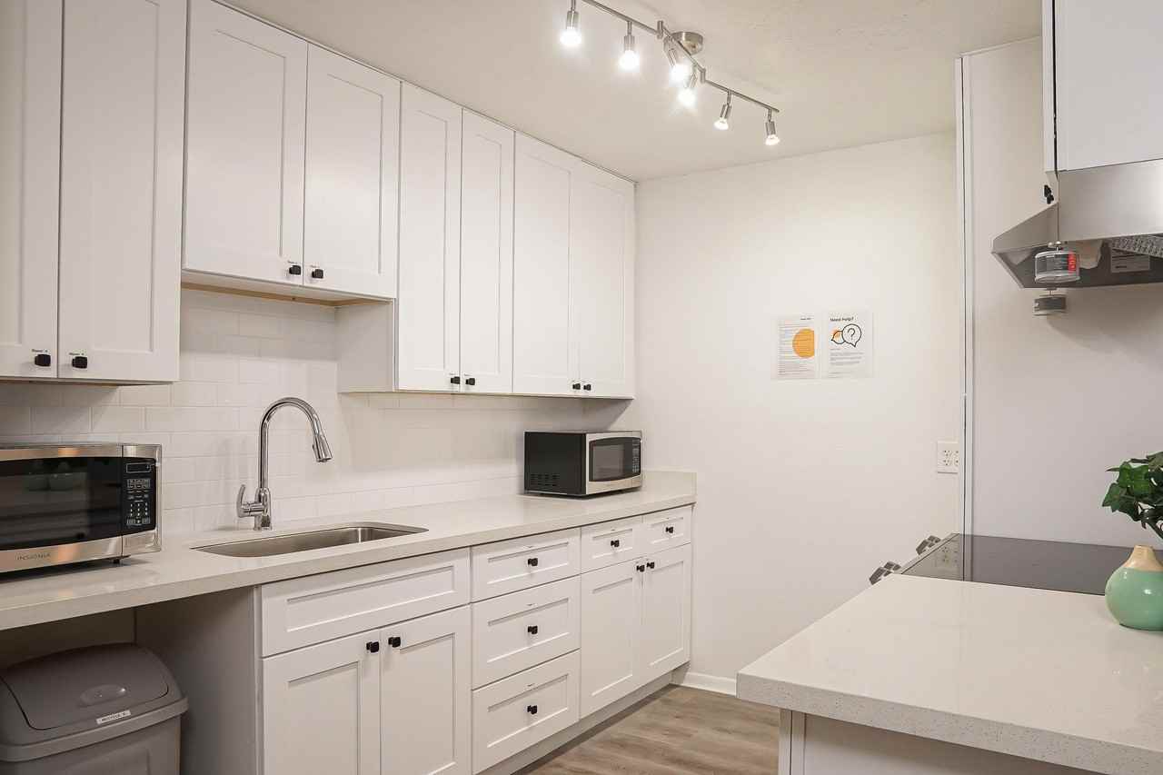 W Larkspur Dr - Photo 3 of 22