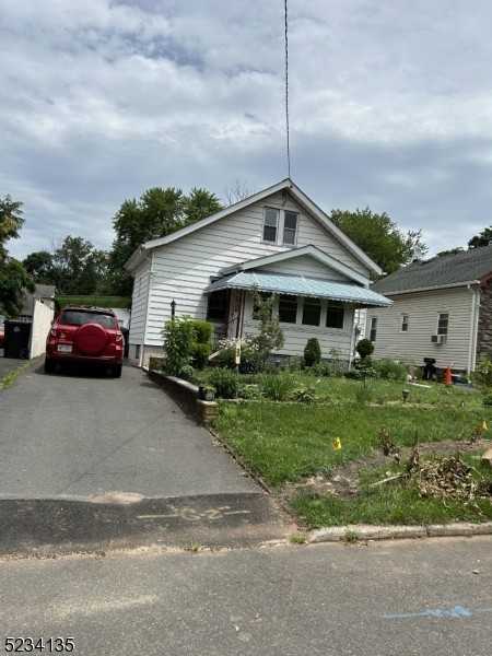 32 Andover Ave - Photo 3 of 18