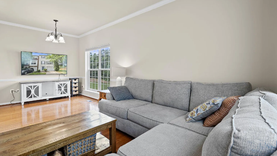 12313 Jarrow Ln #12313 - Photo 3 of 44