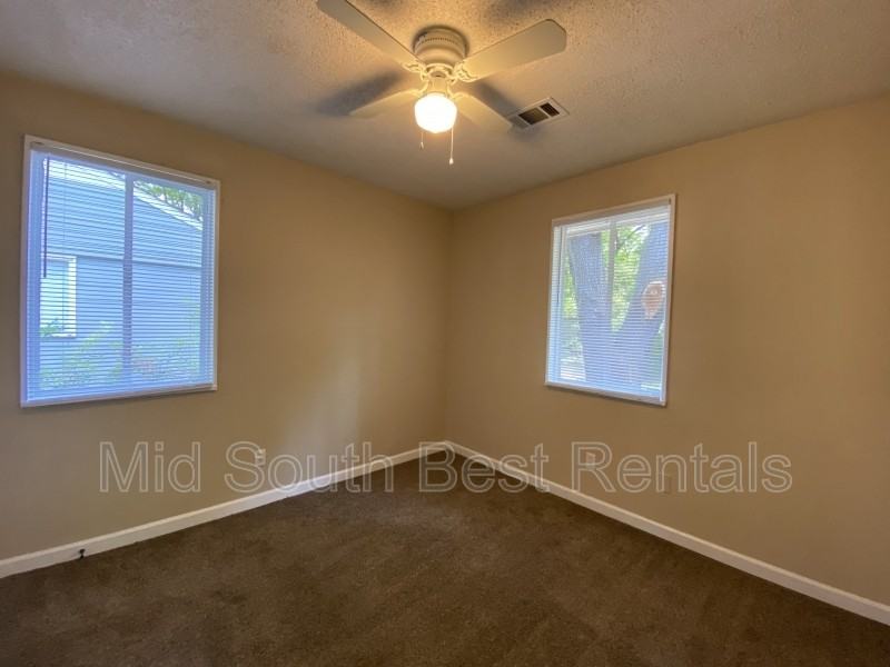1792 Wildrose St - Photo 3 of 8