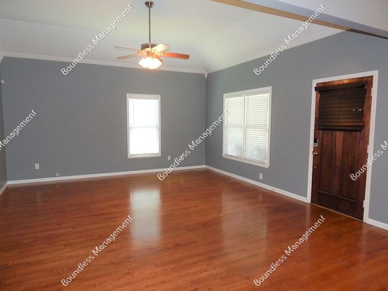 648 Hugh St Sw - Photo 3 of 16