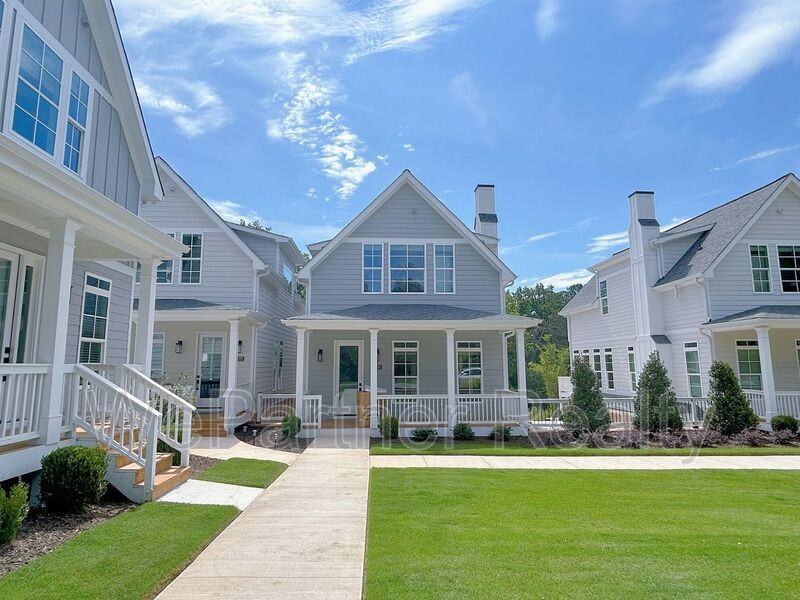 1085 Adam Cir - Photo 2 of 31