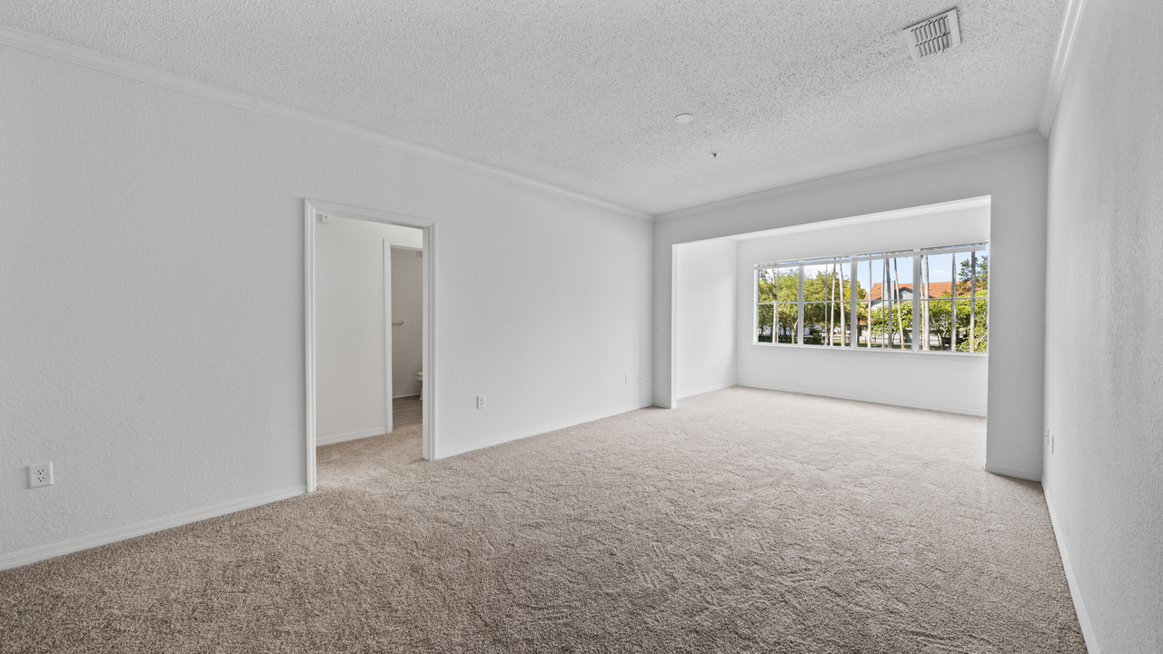 Enclave at Richmond Place - Photo 4 of 18