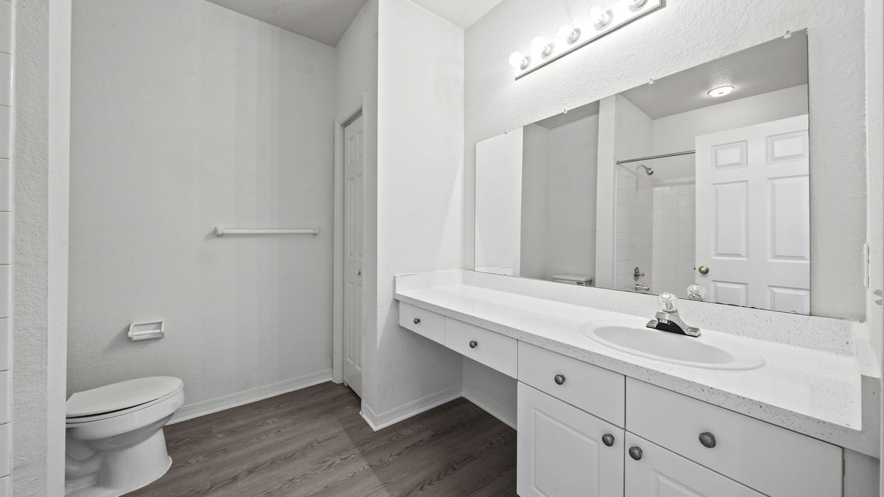 Enclave at Richmond Place - Photo 7 of 18