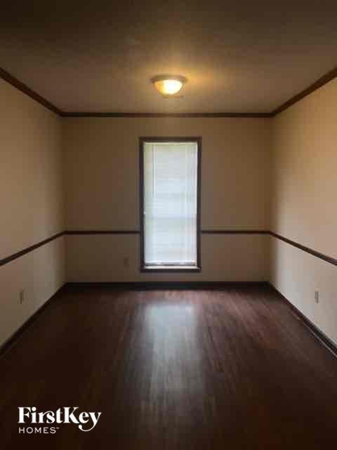 3886 Ross Rd - Photo 3 of 10