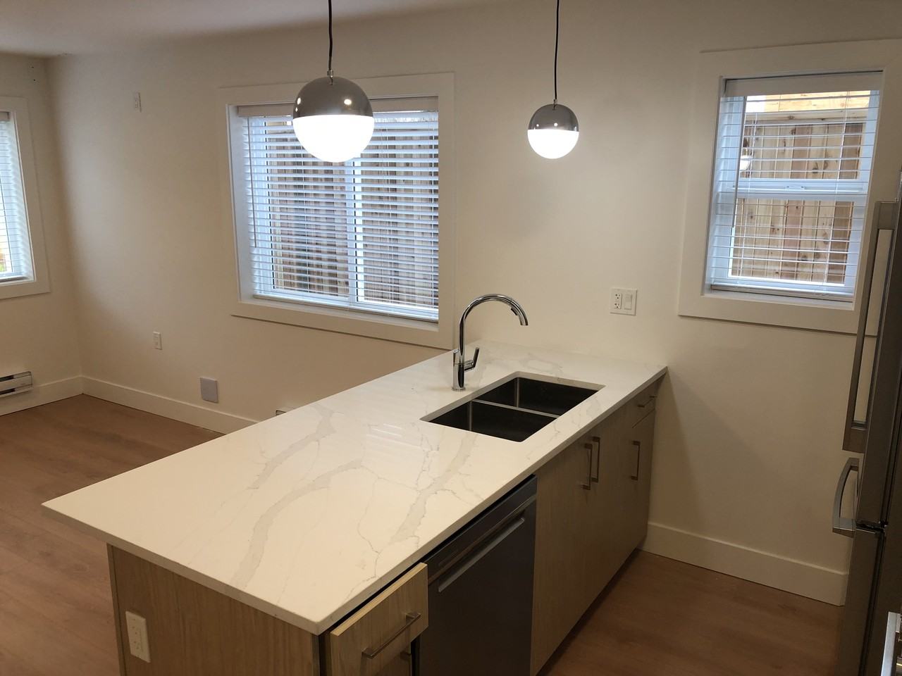 3125 Charles Street - Photo 5 of 12