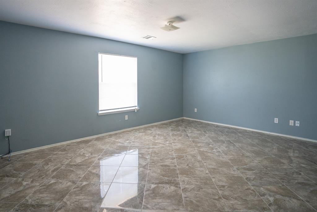 17319 Lobo Trl #17319 - Photo 4 of 14