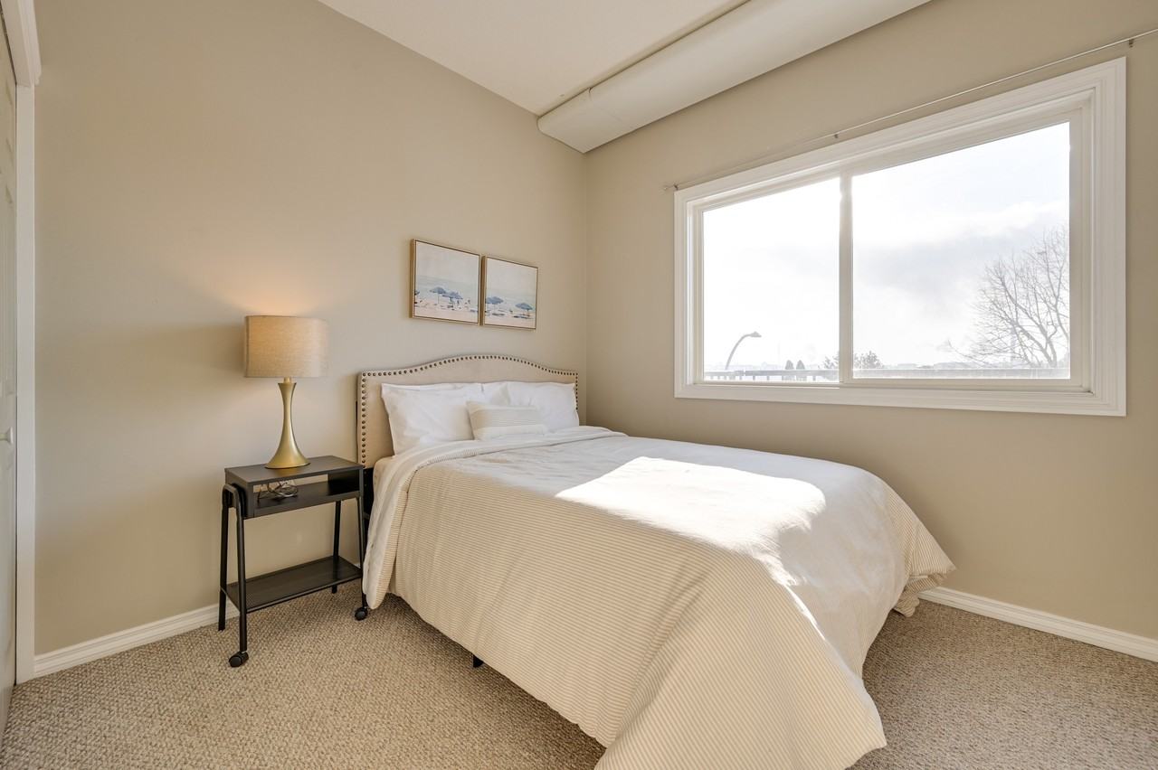 3316 105 Avenue Northwest - Photo 3 of 12