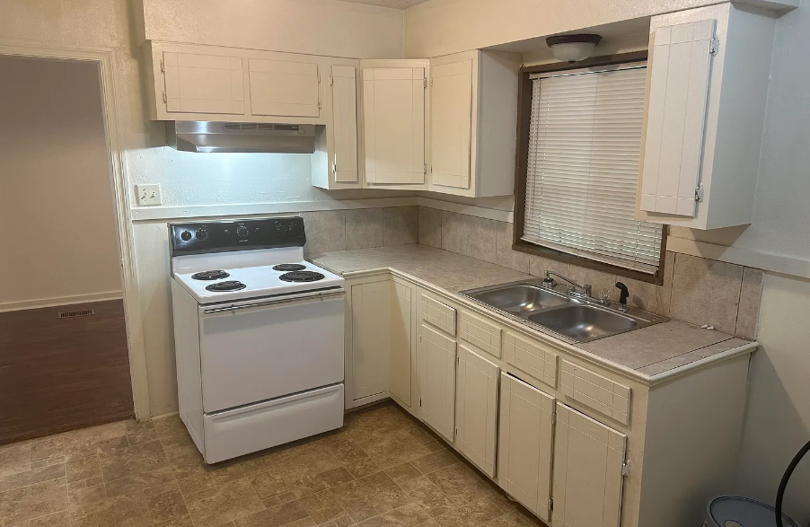 2763 Emerald Dr #1 - Photo 6 of 23