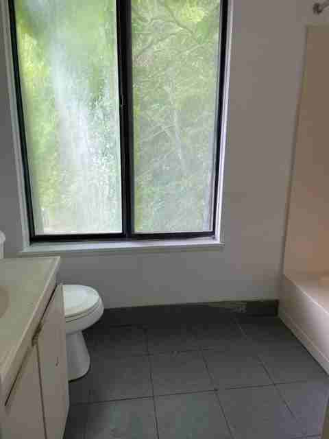 1306 Michigan Ave W #11 - Photo 3 of 8