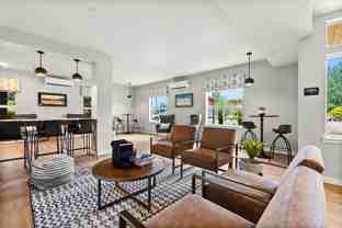 2192 Se Sedgwick Rd - Photo 1 of 1