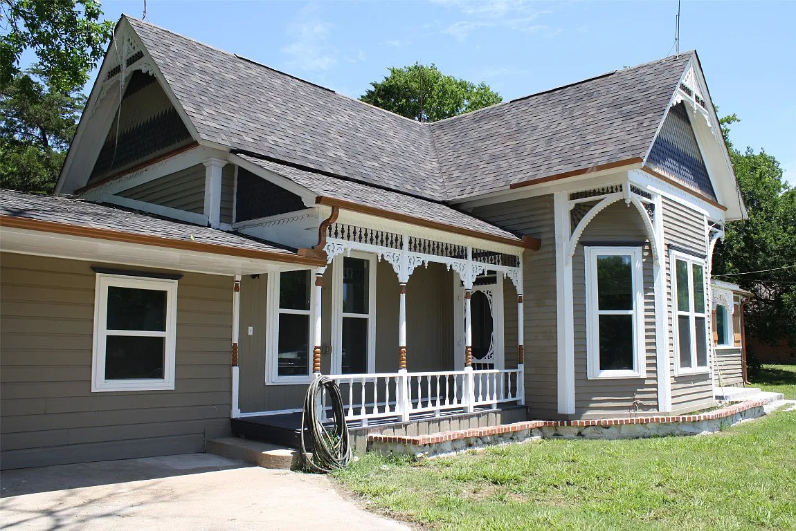 303 E 9th St #NA - Photo 2 of 14