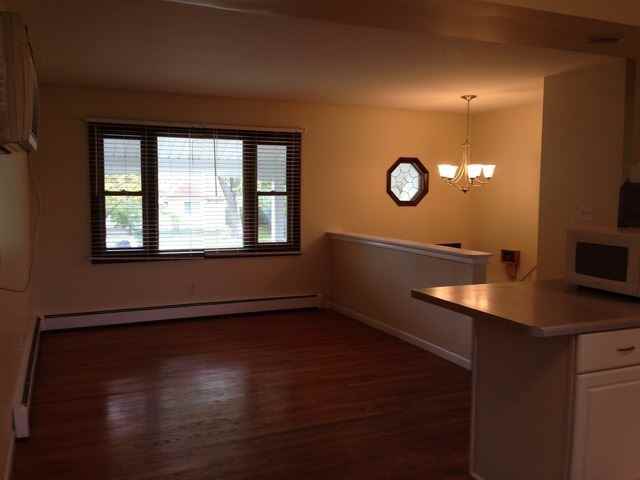 878 Cambridge Ln - Photo 3 of 17