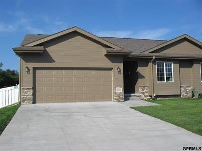 3031 Lakeside Dr - Photo 3 of 27