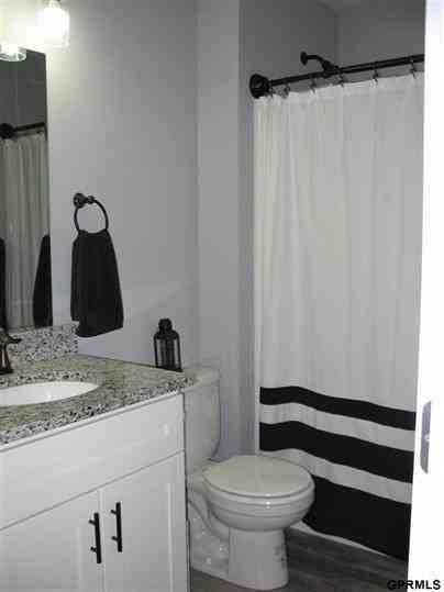 3031 Lakeside Dr - Photo 2 of 27