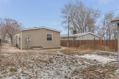 306 E B St - Photo 2 of 26
