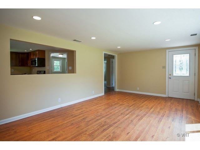 1919 Roberts St - Photo 3 of 9