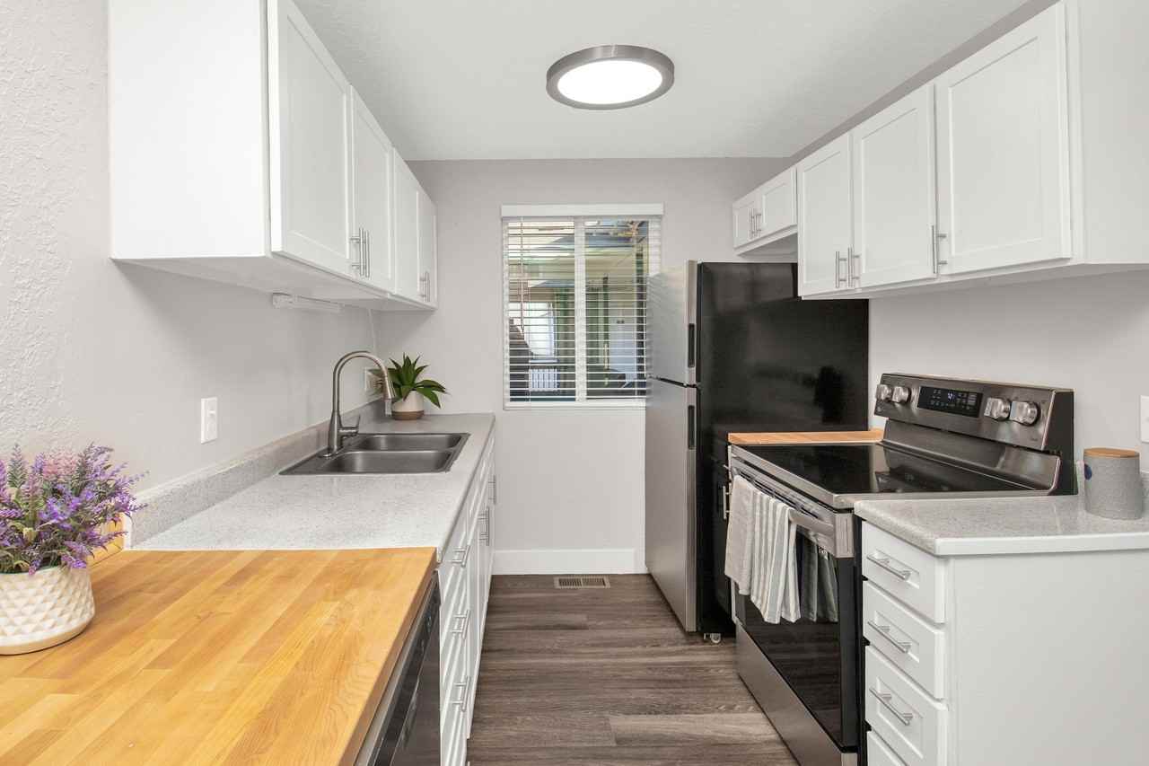 Emerson Apartment Homes - Photo 2 of 9