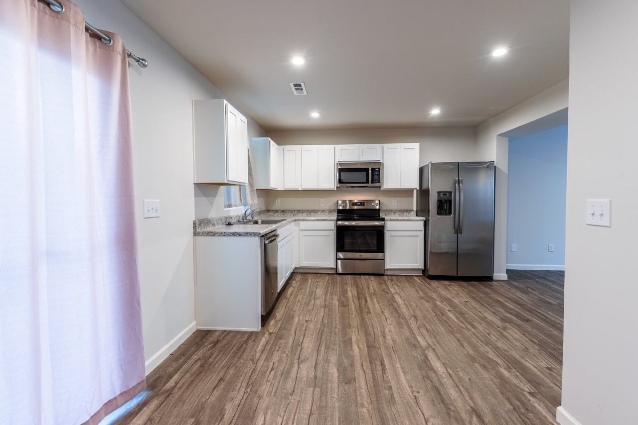 1243 Havenbrook Dr - Photo 2 of 19