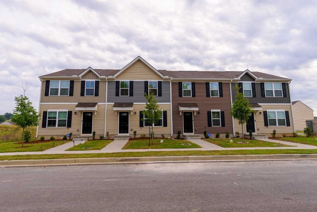 1243 Havenbrook Dr - Photo 3 of 19