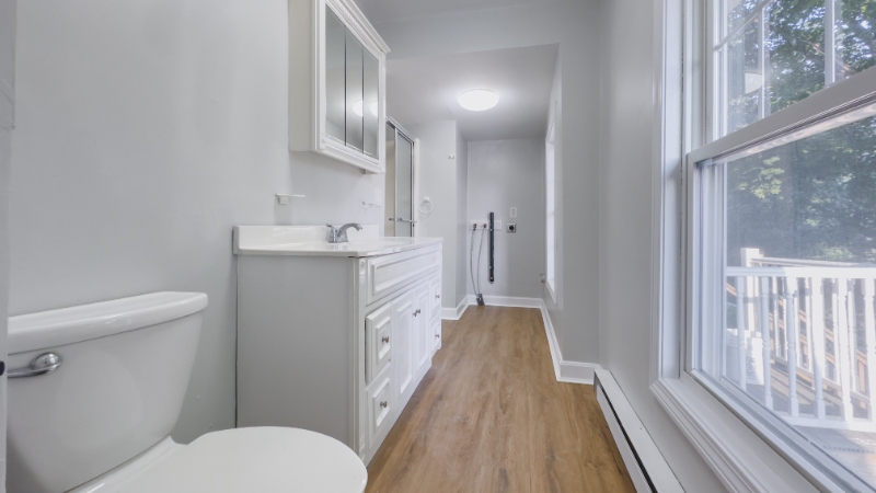 121 Oxford St N #3 - Photo 3 of 6