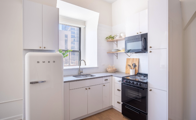 124 W Chicago Ave - Photo 3 of 7