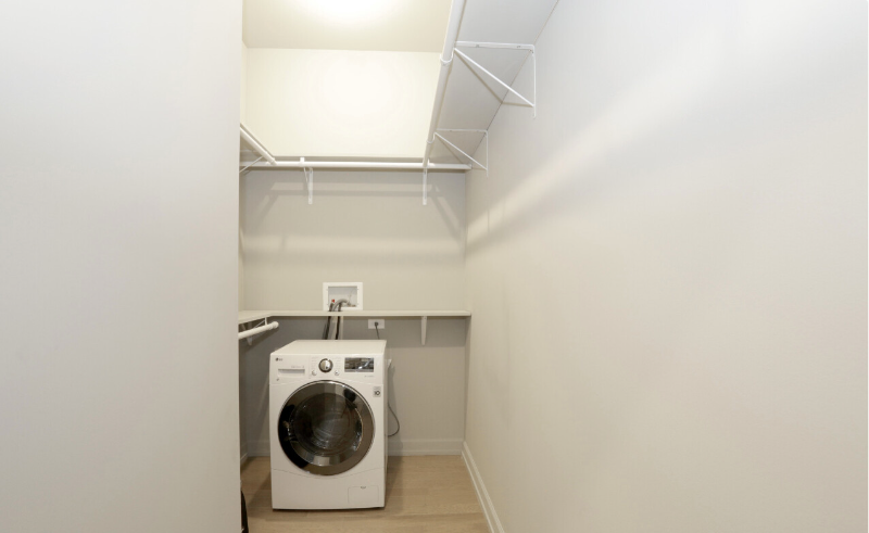 124 W Chicago Ave - Photo 5 of 7