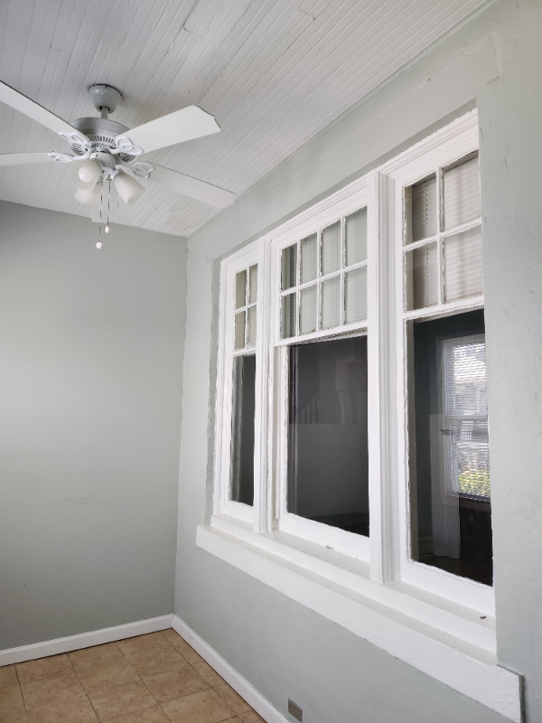 227 E Garrett St - Photo 2 of 18