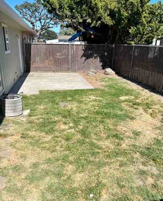 5770 Locust Ave - Photo 3 of 3