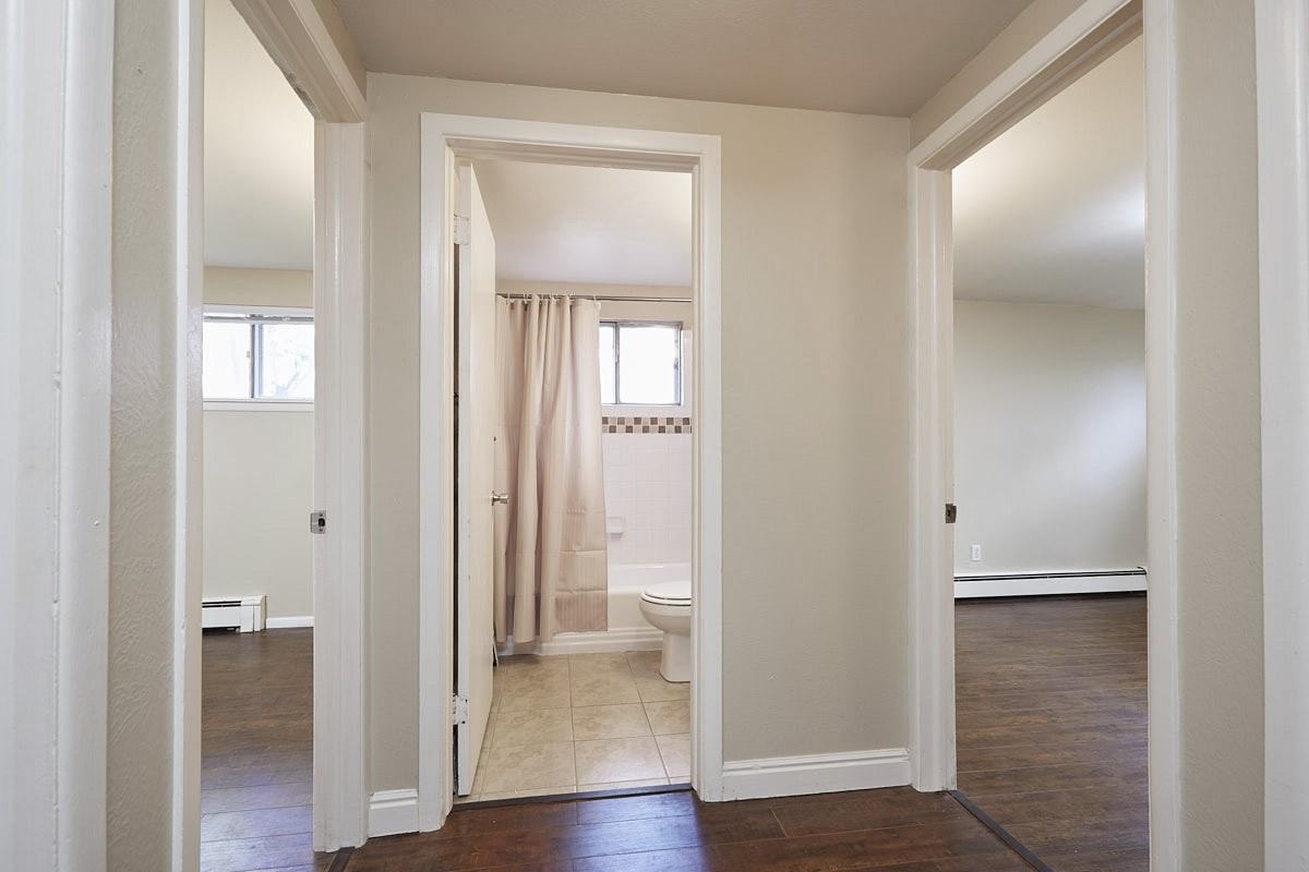 241 Elmwood Dr/LP/Hieronymus #1 - Photo 7 of 14