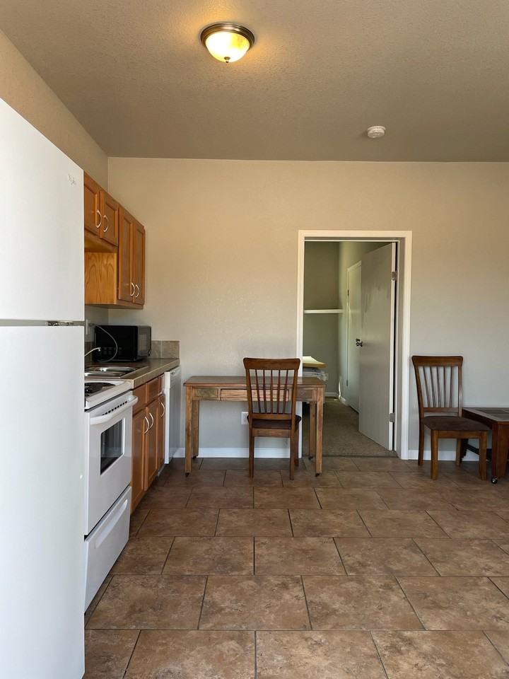 27 Jellison Ln #2 - Photo 3 of 4