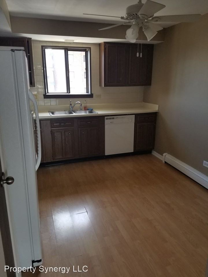 8511 W Catherine Ave #387 - Photo 2 of 4