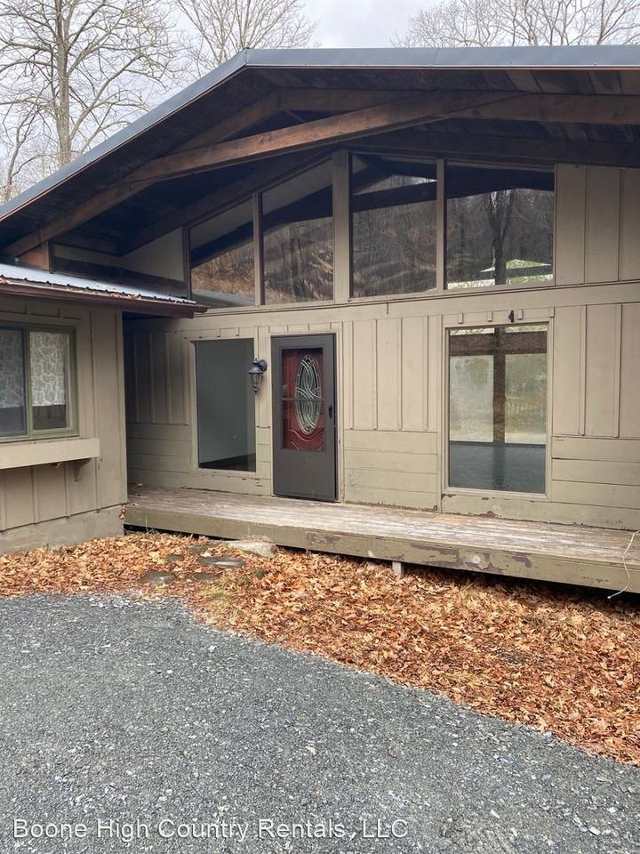 680 Rock Spring Cir - Photo 2 of 34