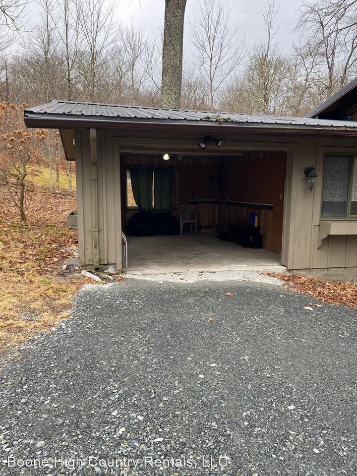 680 Rock Spring Cir - Photo 3 of 34