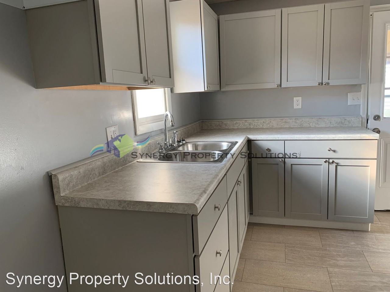 215 N Wiley St - Photo 2 of 26