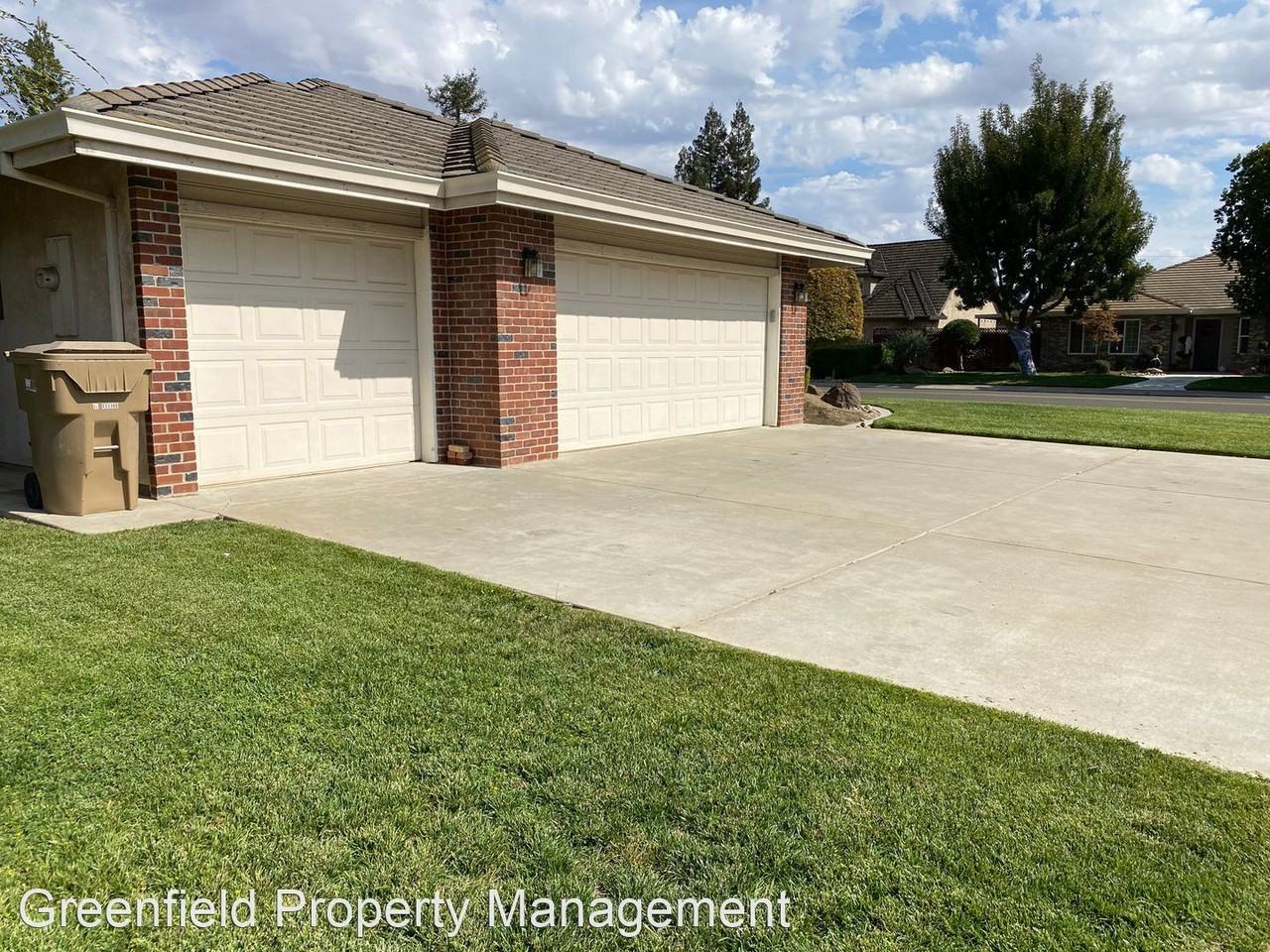 18385 Milford Dr - Photo 2 of 32