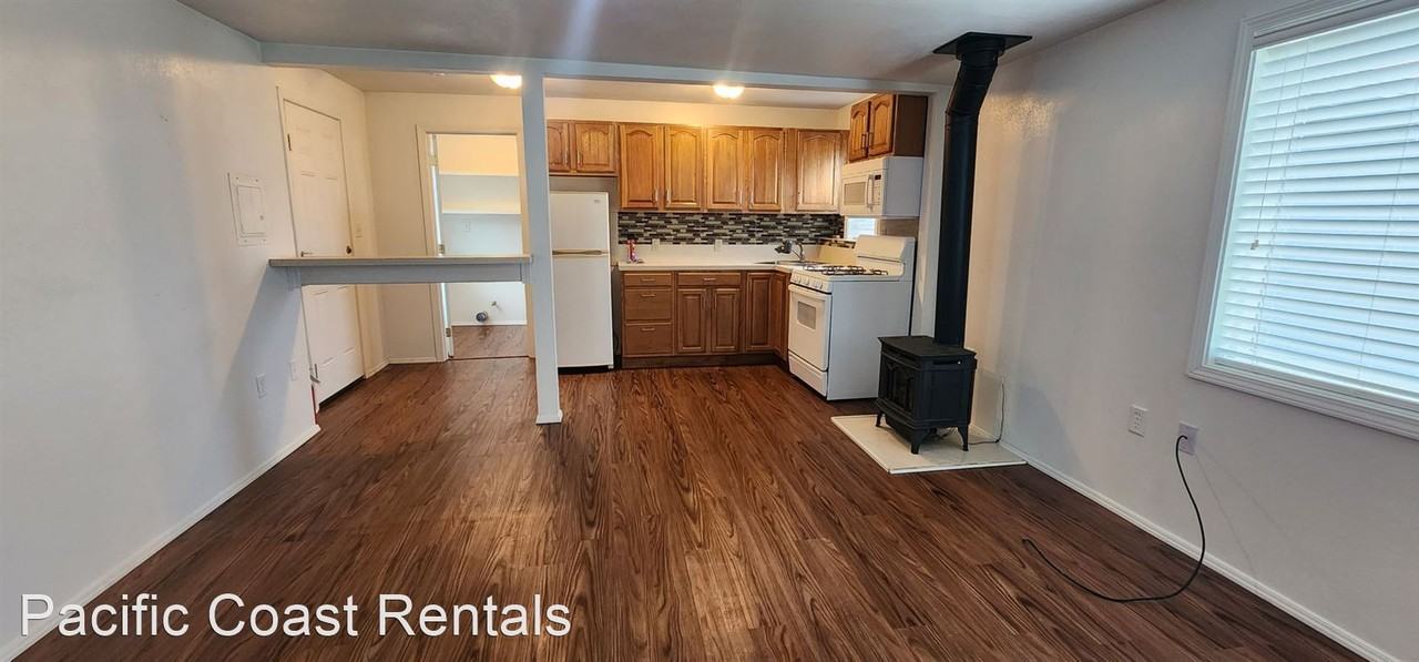 1490 Whitmire Ave - Photo 3 of 17