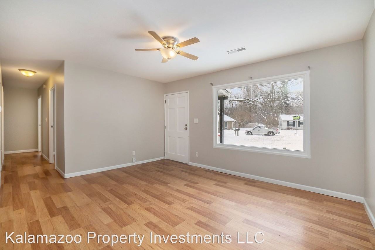 1036 Darwood Ave - Photo 3 of 23