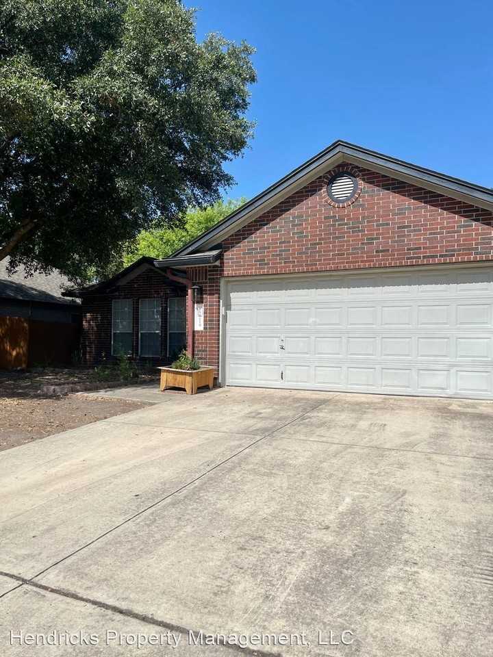 12219 Stable Road Dr - Photo 3 of 19