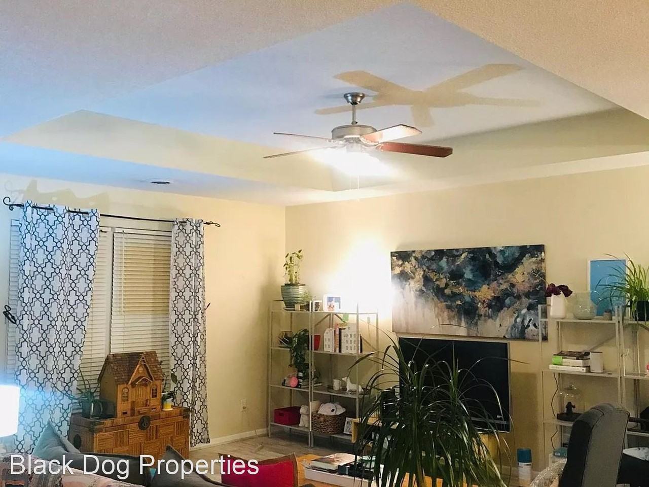 321 Brookmont Dr - Photo 2 of 14