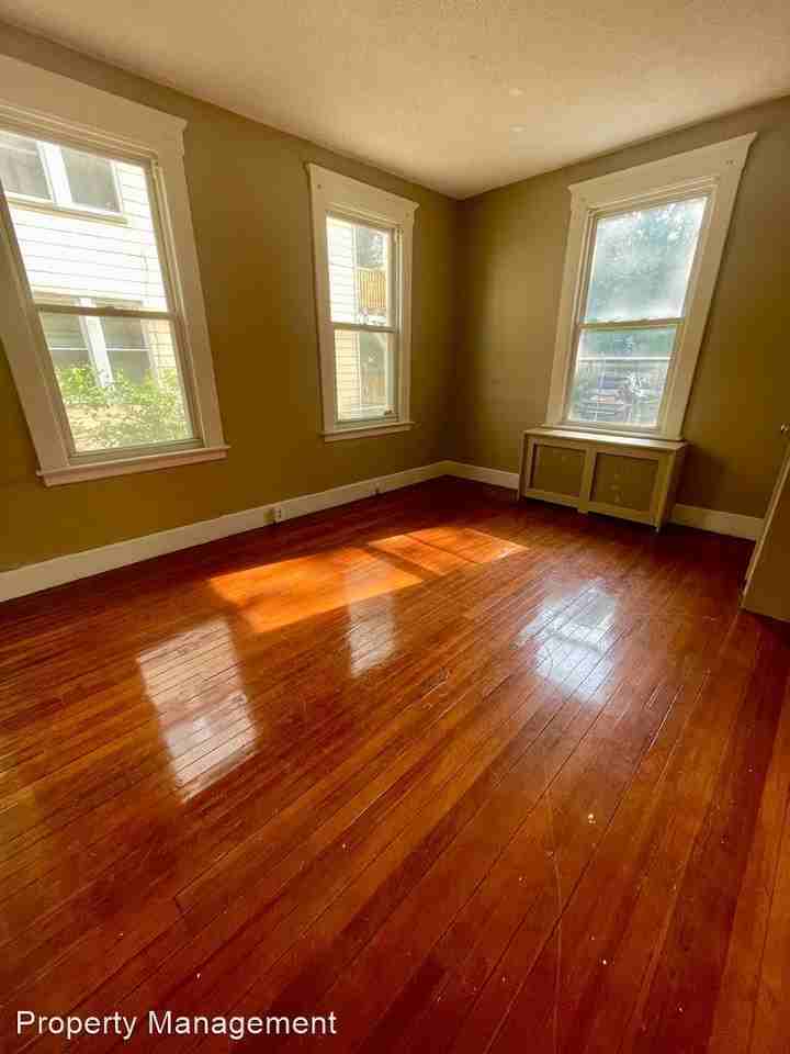 26 Hallock Avenue - Photo 2 of 13