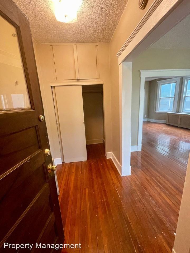 26 Hallock Avenue - Photo 3 of 13