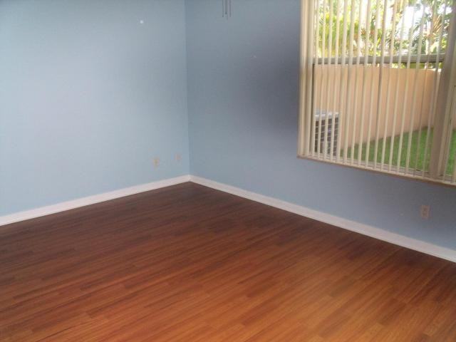 164 Hampton Pl - Photo 3 of 5