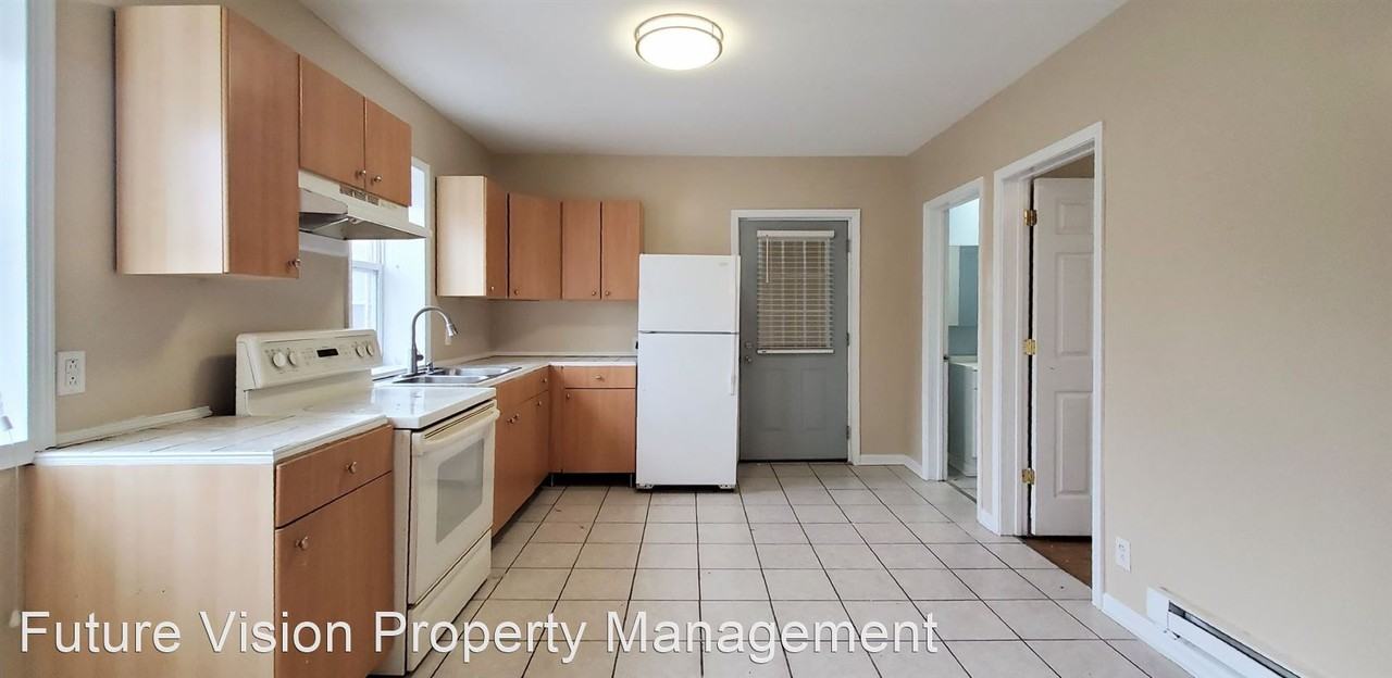 839 N Broadway St - Photo 3 of 12