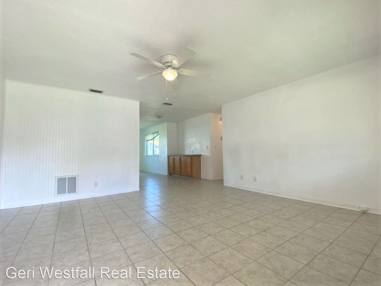 2111 Oriole Ln - Photo 2 of 14