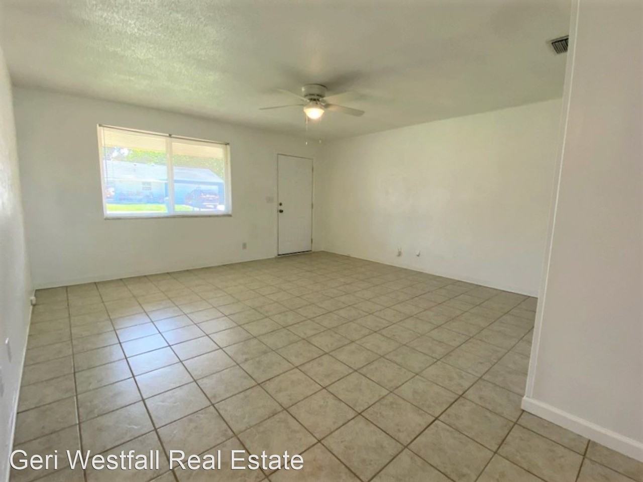 2111 Oriole Ln - Photo 3 of 14