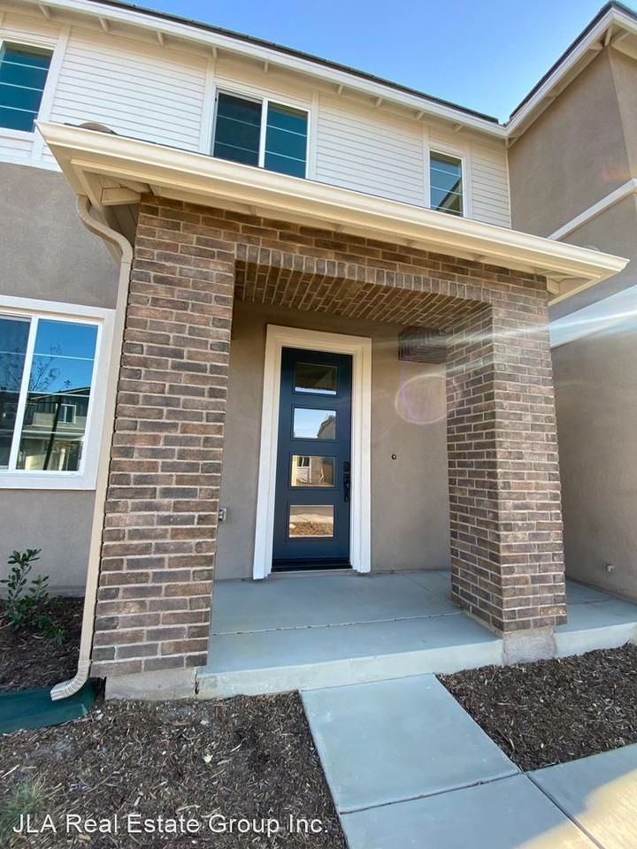 35475 35475 Alexandria Way 35475 Alexandria Way - Photo 2 of 38
