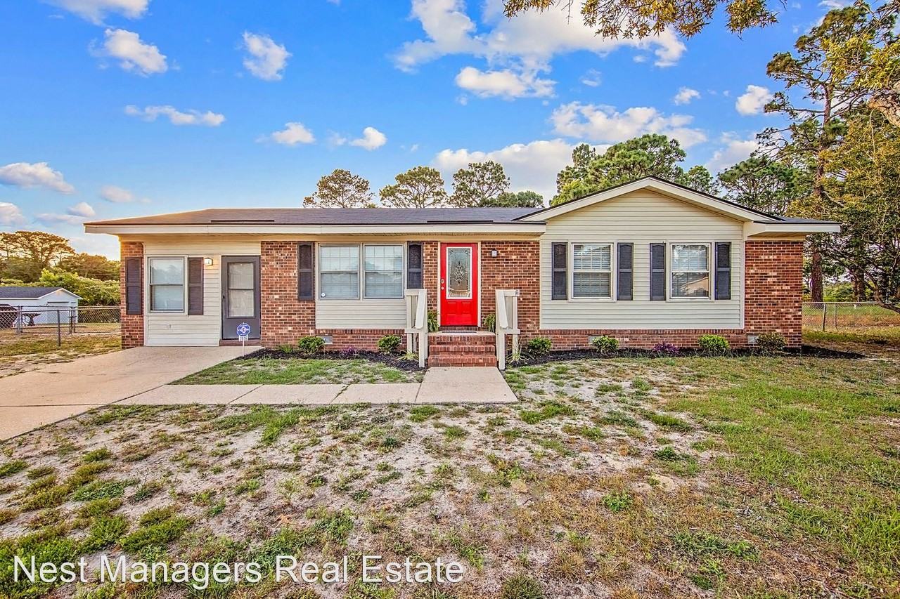 2816 E Cramer Dr, Hope Mills, NC 28306 3 Bedroom House for 1,350/month